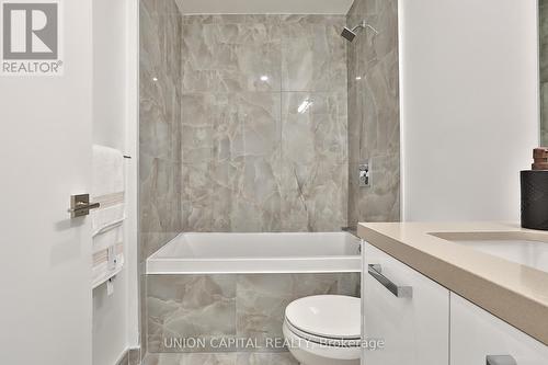 402 - 195 Mccaul Street, Toronto, ON - Indoor Photo Showing Bathroom