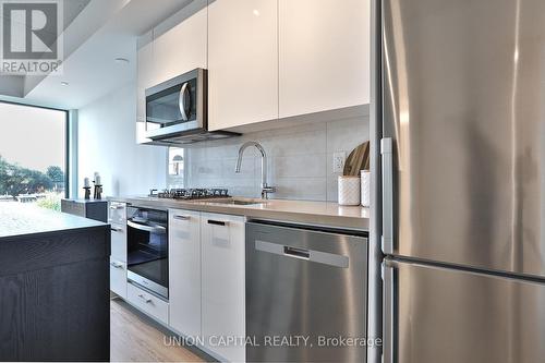 402 - 195 Mccaul Street, Toronto, ON - Indoor Photo Showing Kitchen With Upgraded Kitchen