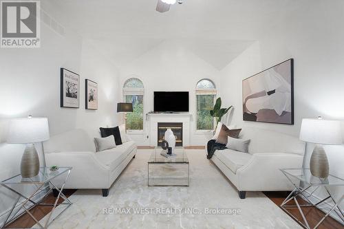 4 Gordons Creek Ct Court S, Halton Hills, ON - Indoor Photo Showing Living Room With Fireplace