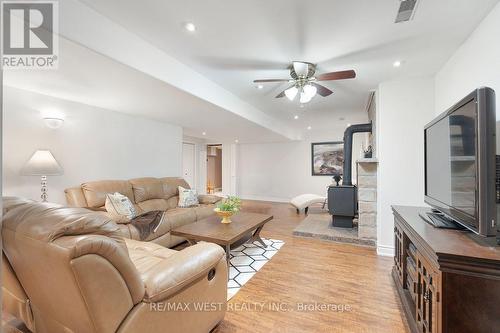 4 Gordons Creek Ct Court S, Halton Hills, ON - Indoor Photo Showing Living Room