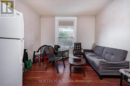 265 Sherbrooke Street, Peterborough, ON - Indoor Photo Showing Living Room