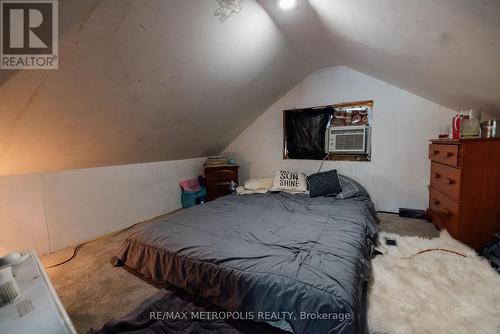 254 Sidney Street, Quinte West, ON - Indoor Photo Showing Bedroom