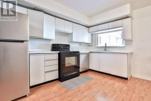 803 - 33 Elmhurst Avenue, Toronto, ON - Indoor Photo Showing Kitchen