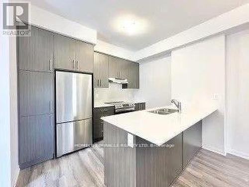 2 - 260 Twelfth Street, Toronto, ON - Indoor Photo Showing Kitchen With Upgraded Kitchen