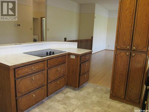 804 - 806 9Th Avenue W, Nipawin, SK - Indoor Photo Showing Kitchen