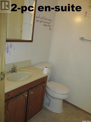 804 - 806 9Th Avenue W, Nipawin, SK - Indoor Photo Showing Bathroom