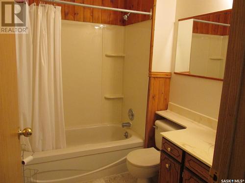 804 - 806 9Th Avenue W, Nipawin, SK - Indoor Photo Showing Bathroom