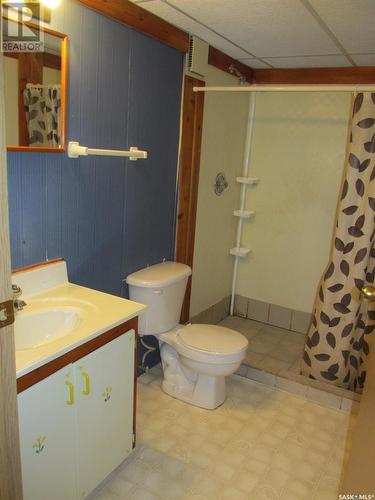 804 - 806 9Th Avenue W, Nipawin, SK - Indoor Photo Showing Bathroom