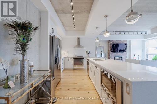 2306 - 505 Talbot Street, London, ON - Indoor Photo Showing Kitchen With Upgraded Kitchen