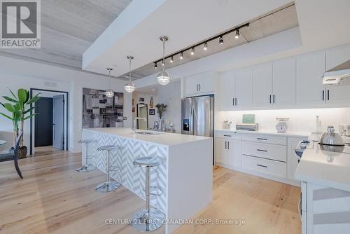 2306 - 505 Talbot Street, London, ON - Indoor Photo Showing Kitchen With Upgraded Kitchen