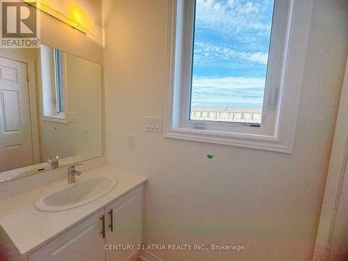 96 Robert Eaton Avenue, Markham, ON - Indoor Photo Showing Bathroom