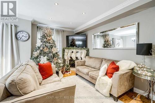 6708 Opera Glass Crescent, Mississauga, ON - Indoor Photo Showing Living Room