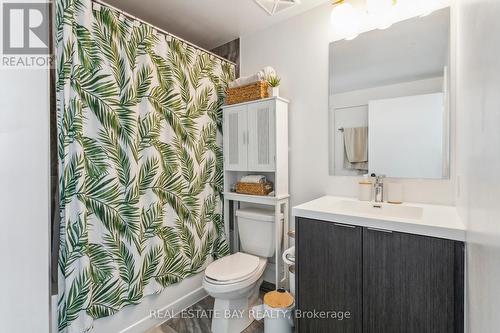 413 - 60 George Butchart Drive, Toronto, ON - Indoor Photo Showing Bathroom