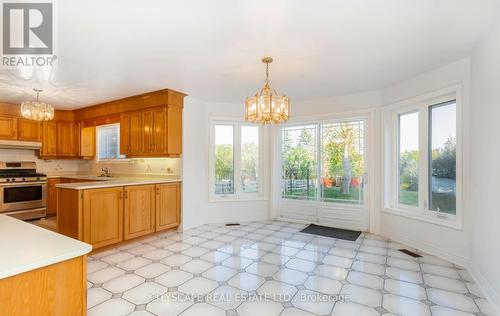 1548A Carolyn Road, Mississauga, ON - Indoor Photo Showing Kitchen