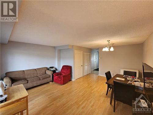 living/dinning area - 76 B Seyton Drive Unit#B, Ottawa, ON - Indoor