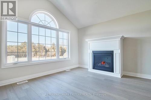 37 Coldbrook Drive, Cavan Monaghan (Millbrook), ON - Indoor Photo Showing Living Room With Fireplace