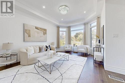 121 Earlton Road, Toronto, ON - Indoor Photo Showing Living Room