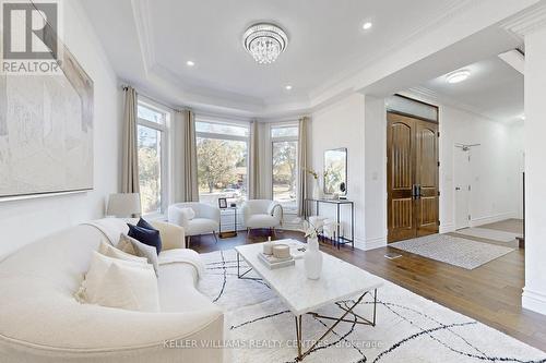 121 Earlton Road, Toronto, ON - Indoor Photo Showing Living Room