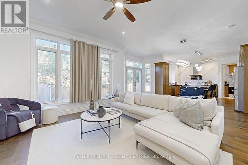 121 Earlton Road, Toronto, ON - Indoor Photo Showing Living Room