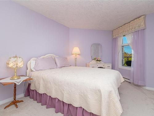 307-1085 Tillicum Rd, Esquimalt, BC - Indoor Photo Showing Bedroom