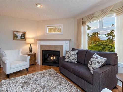 307-1085 Tillicum Rd, Esquimalt, BC - Indoor Photo Showing Living Room With Fireplace