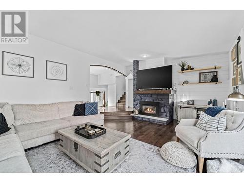 1706 Clifford Avenue, Kamloops, BC - Indoor Photo Showing Living Room With Fireplace