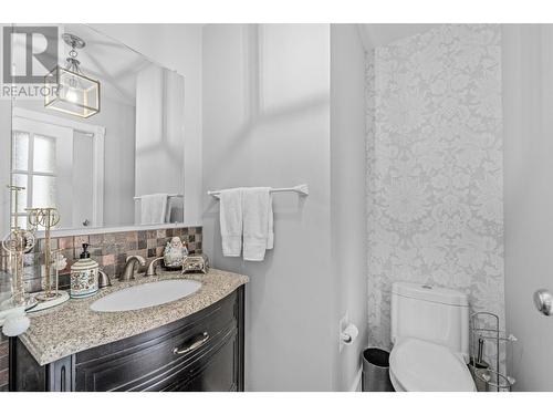 1706 Clifford Avenue, Kamloops, BC - Indoor Photo Showing Bathroom