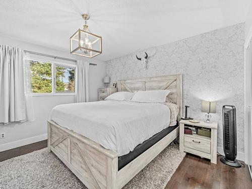 1706 Clifford Ave, Kamloops, BC - Indoor Photo Showing Bedroom