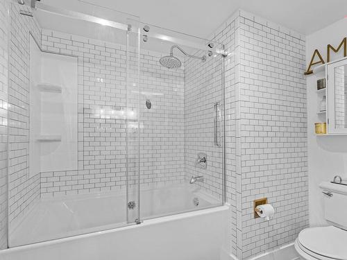 1706 Clifford Ave, Kamloops, BC - Indoor Photo Showing Bathroom