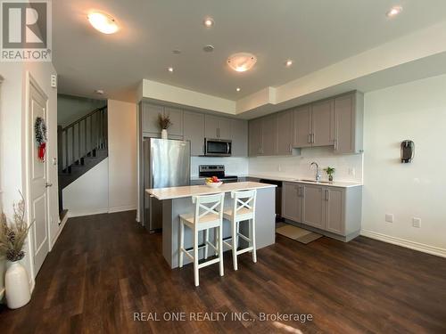 30 - 2199 Lillykin Street, Oakville, ON - Indoor Photo Showing Kitchen