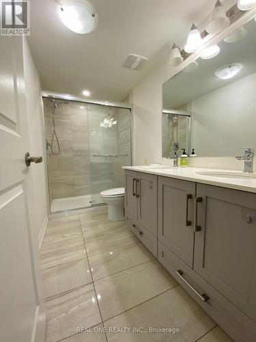 30 - 2199 Lillykin Street, Oakville, ON - Indoor Photo Showing Bathroom