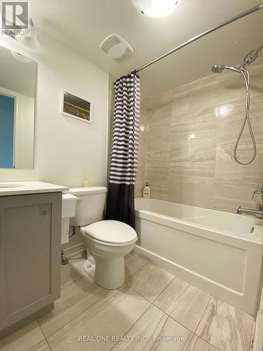 30 - 2199 Lillykin Street, Oakville, ON - Indoor Photo Showing Bathroom