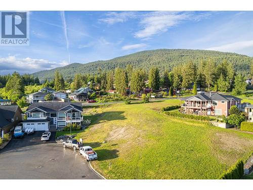 1016 Purcell Crescent, Creston, BC 