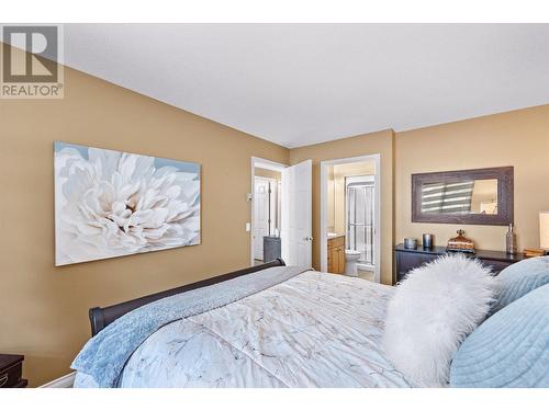 4630A Ponderosa Drive Unit# 102, Peachland, BC - Indoor Photo Showing Bedroom