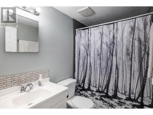 875 Badke Road Unit# 120, Kelowna, BC - Indoor Photo Showing Bathroom