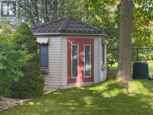 1174 Aintree Road, London, ON - Outdoor