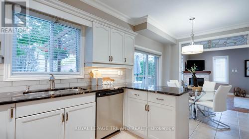 1174 Aintree Road, London, ON - Indoor Photo Showing Kitchen