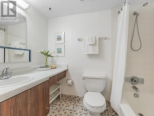 1204 - 61 Richview Road, Toronto, ON - Indoor Photo Showing Bathroom