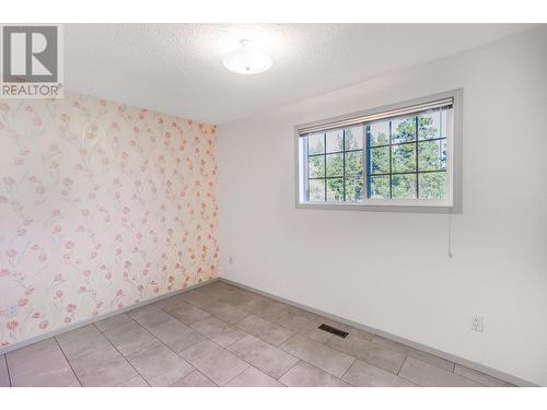 2813 2Nd  Street, Cranbrook, BC - Indoor Photo Showing Other Room