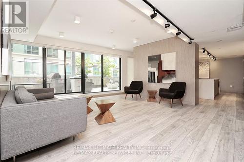 1407 - 215 Queen Street W, Toronto, ON - Indoor