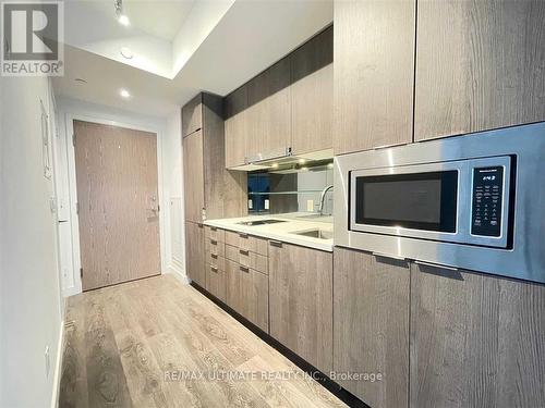 1407 - 215 Queen Street W, Toronto, ON - Indoor Photo Showing Kitchen