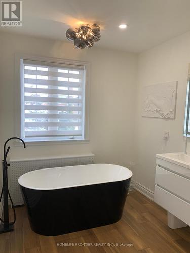 17 Bertram Street, Toronto, ON - Indoor Photo Showing Bathroom