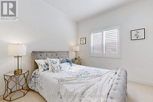 125 Joseph Hartman Crescent, Aurora, ON - Indoor Photo Showing Bedroom