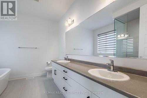 150 Forestwalk Street, Kitchener, ON - Indoor Photo Showing Bathroom