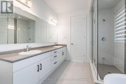 150 Forestwalk Street, Kitchener, ON - Indoor Photo Showing Bathroom