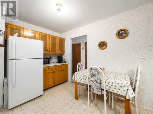 2585 Ewert Crescent, Prince George, BC - Indoor Photo Showing Kitchen