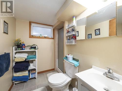 2585 Ewert Crescent, Prince George, BC - Indoor Photo Showing Bathroom