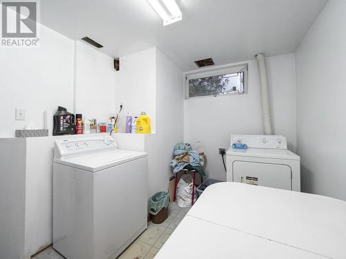 2585 Ewert Crescent, Prince George, BC - Indoor Photo Showing Laundry Room