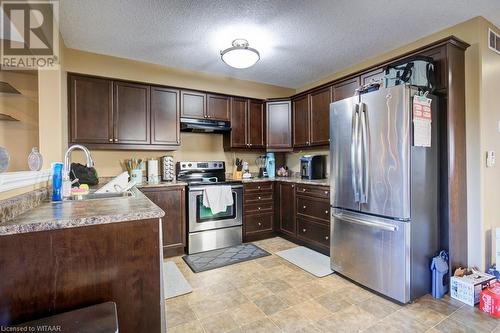 445 Sales Drive, Woodstock, ON - Indoor Photo Showing Kitchen