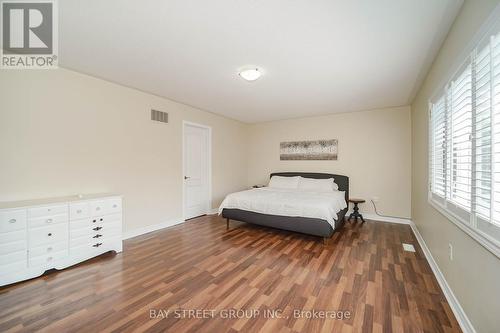 10 Morland Crescent, Aurora, ON - Indoor Photo Showing Bedroom